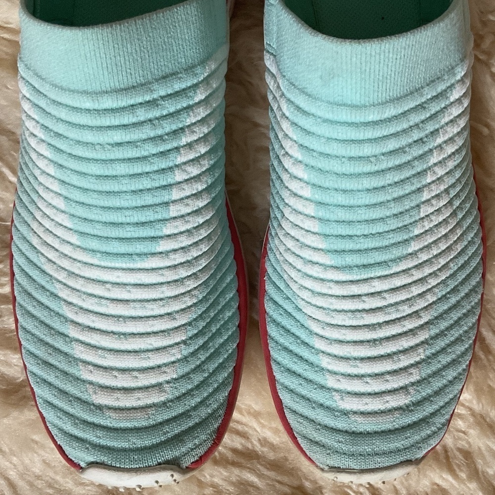 MERREL LIGHT TURQUOISE BLUE/RED SOLE STRETCH WOMEN SNEAKERS SIZE US 8.5 - Picture 3 of 12